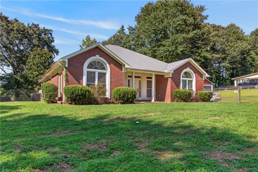 98 Lee County Rd 418, Opelika, AL 36804