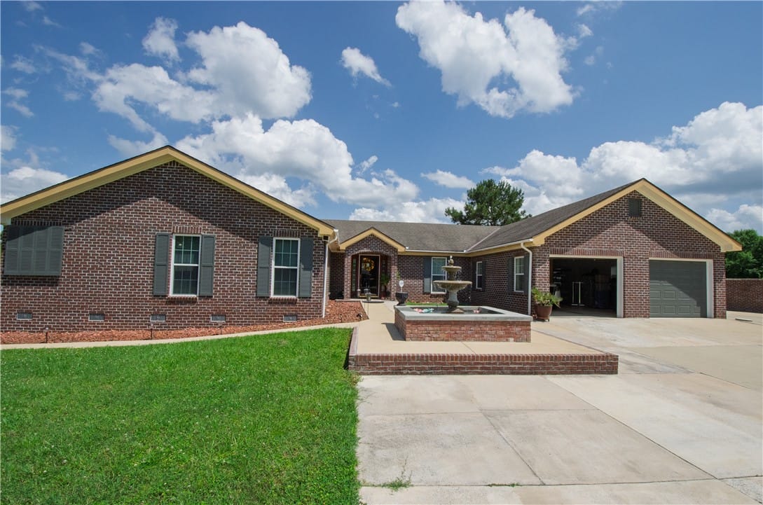 189 HUGULEY, Opelika, AL, 36804