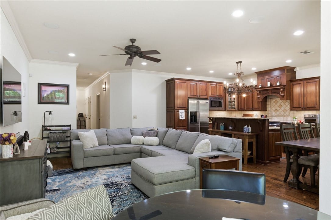 1336 GATEWOOD, Auburn, AL, 36830, Open concept living space