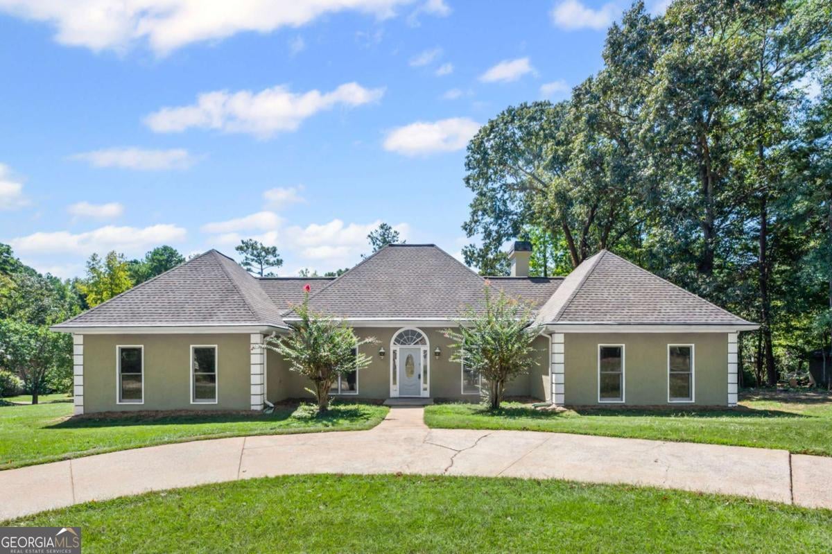 75 Tomahawk Dr, Sharpsburg, GA 30277