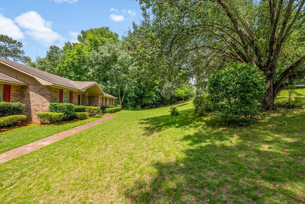 1311 Melanie Ln, Phenix City, AL 36867