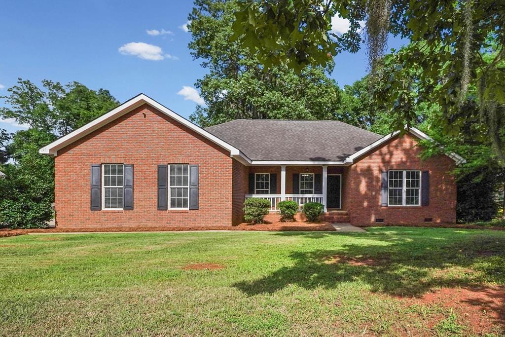 195 Willow Lake Dr, Leesburg, GA 31763