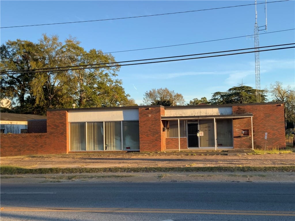 212 East Martin Luther King Highway, Tuskegee, AL, 36083