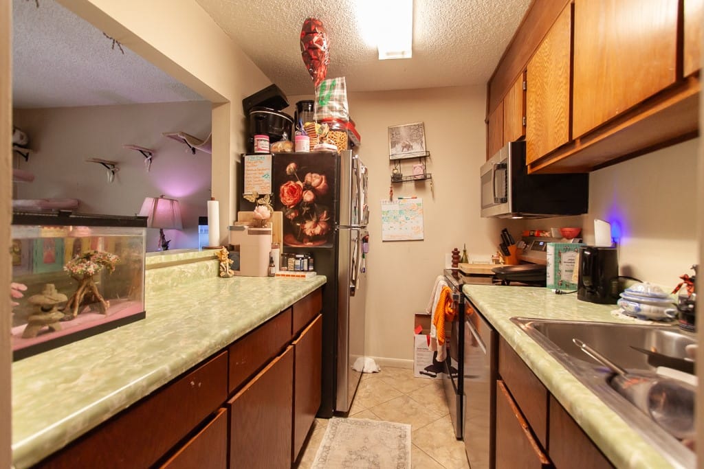 152 E University Dr d101, Auburn, AL 36832, USA, This compact kitchen offers functional workspace w