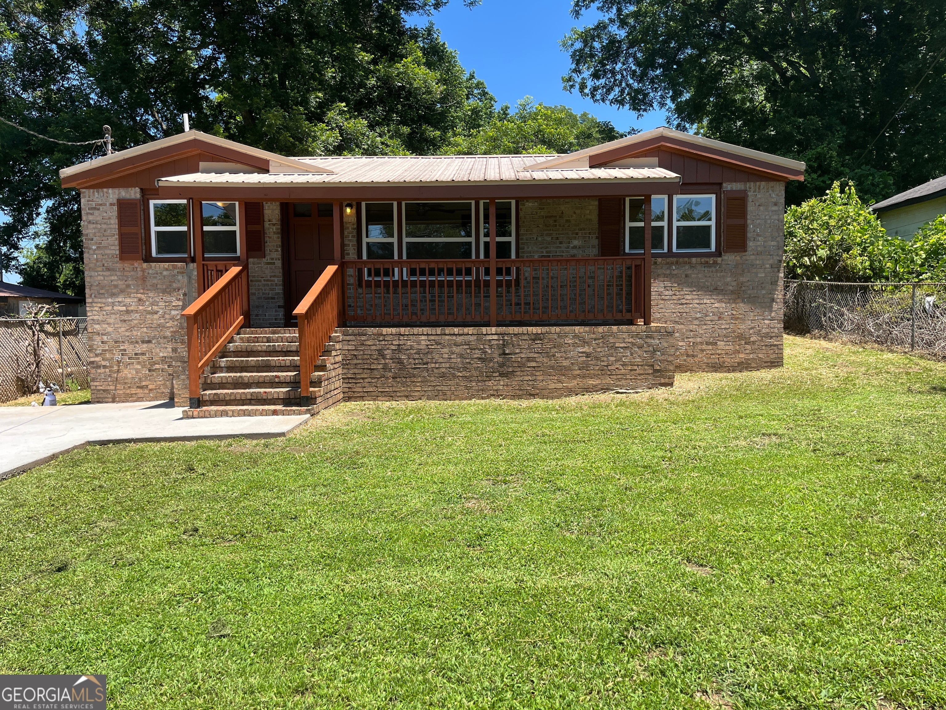 300 Hunt Cir, Manchester, GA 31816