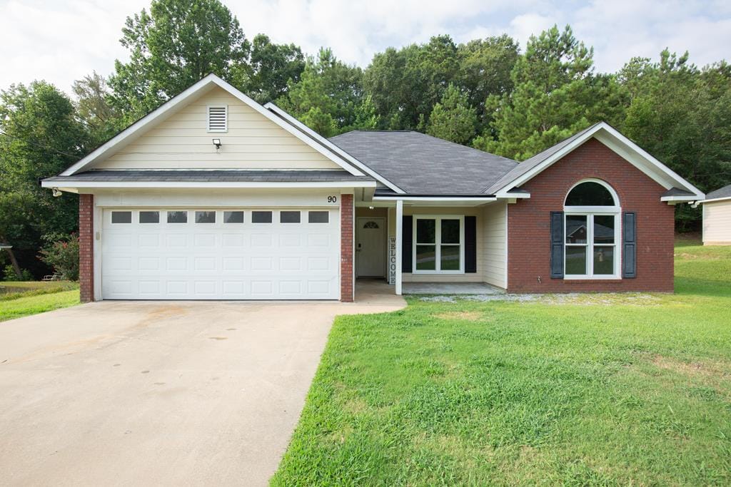 90 Redwood Dr, Phenix City, AL 36869