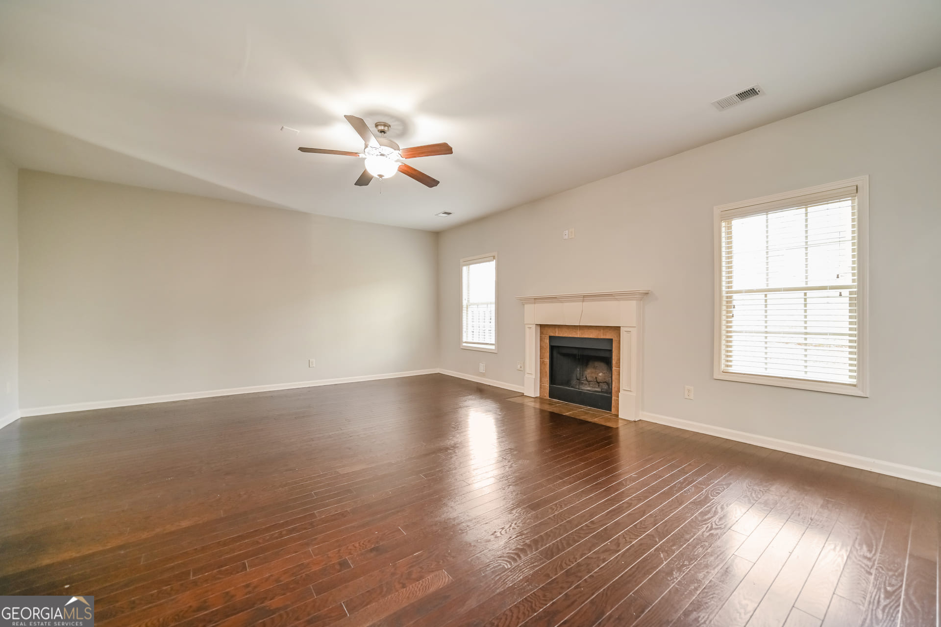 324 Cliffhaven Cir, Newnan, GA 30263