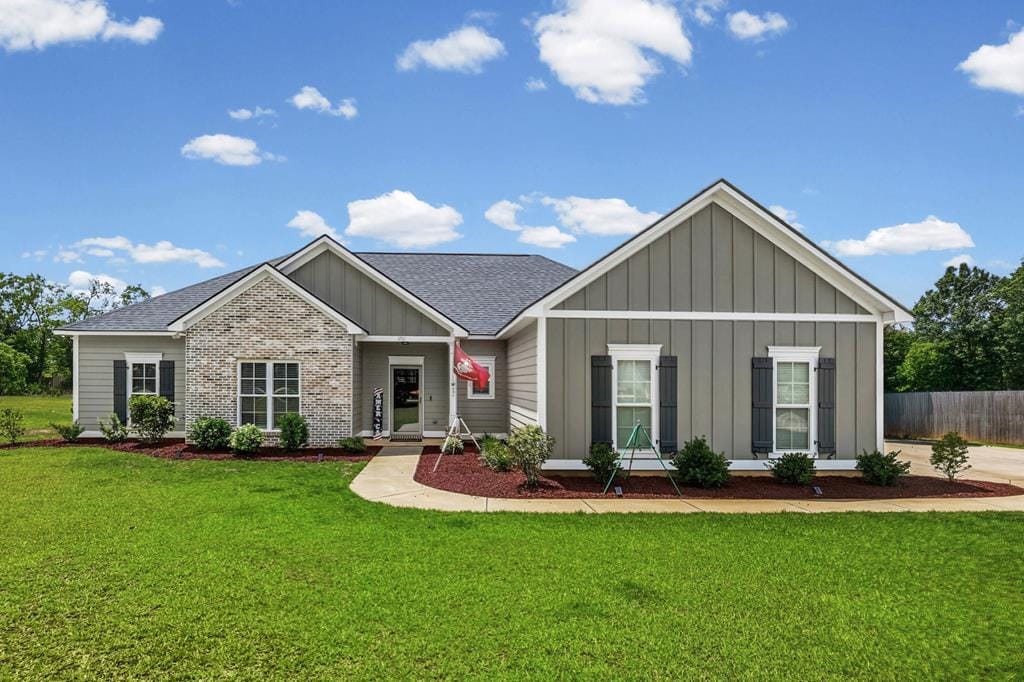 252 Hollister Dr, Albany, GA 31721