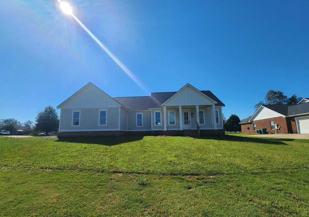 304 Hawkstead Dr, Leesburg, GA 31763