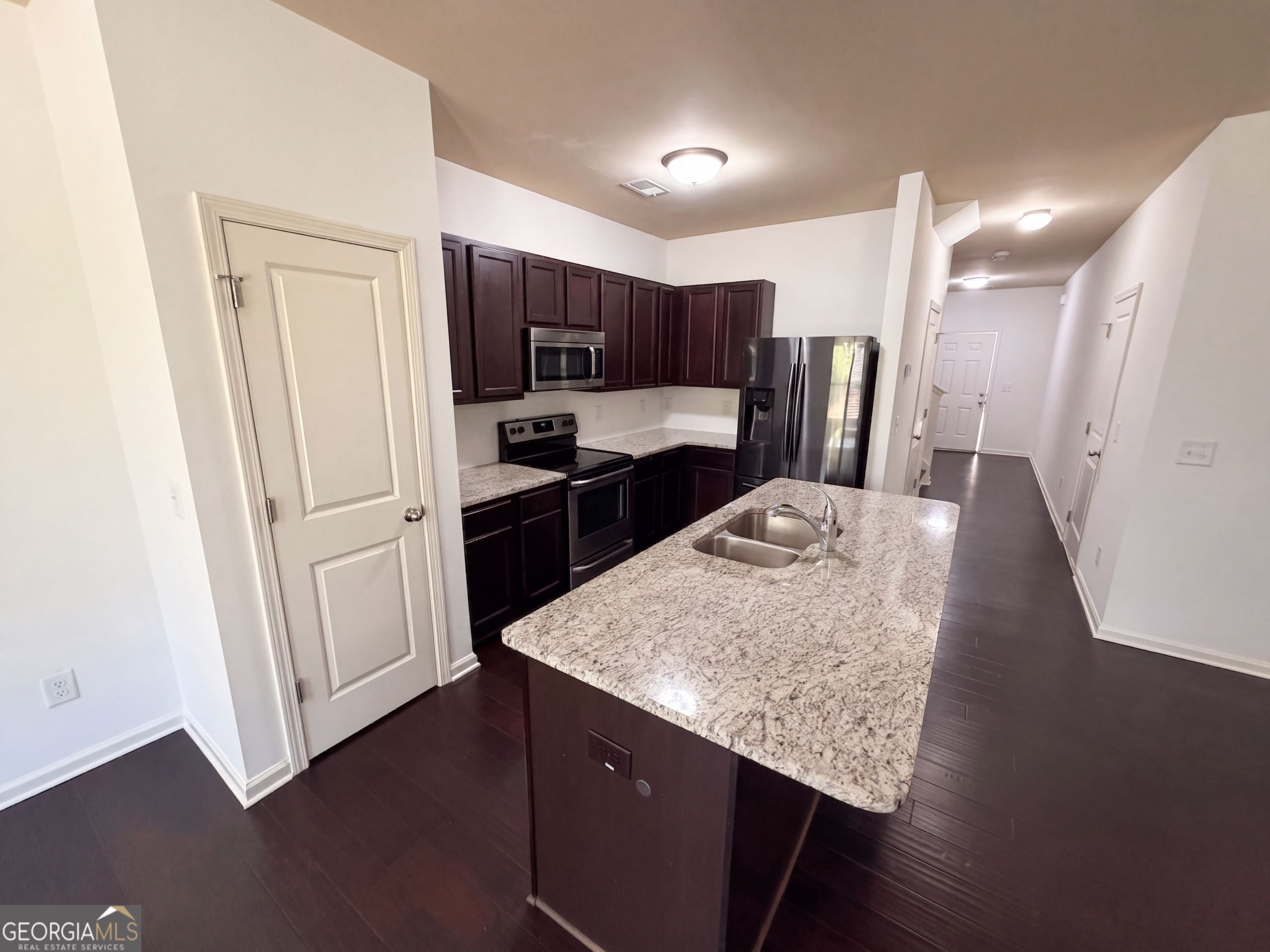 106 Southwind Ln, Newnan, GA 30265