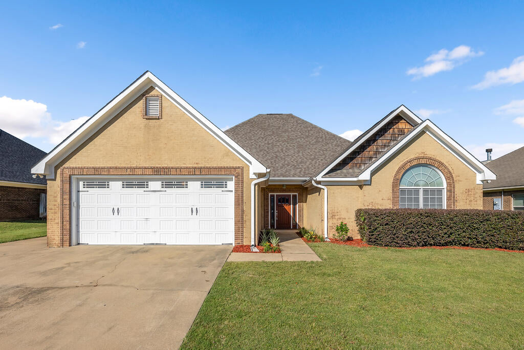 126 Boulder Creek Drive, Smiths Station, AL, 36877