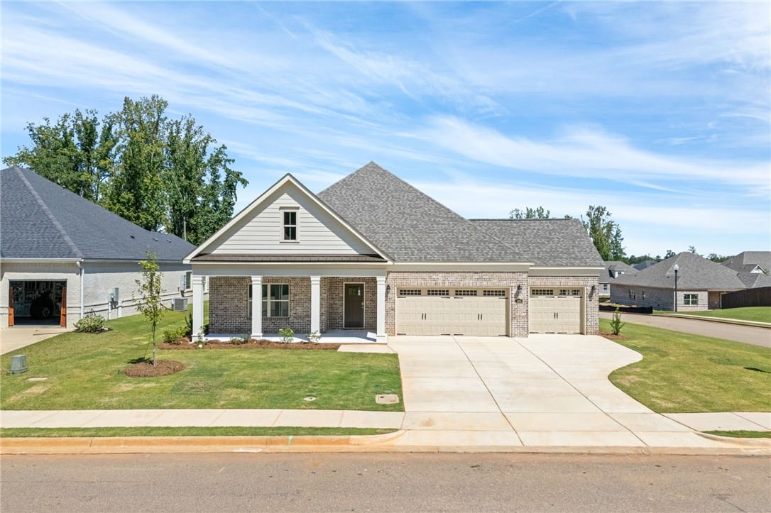 1698 Hidden Lakes Drive, Opelika, AL, 36801