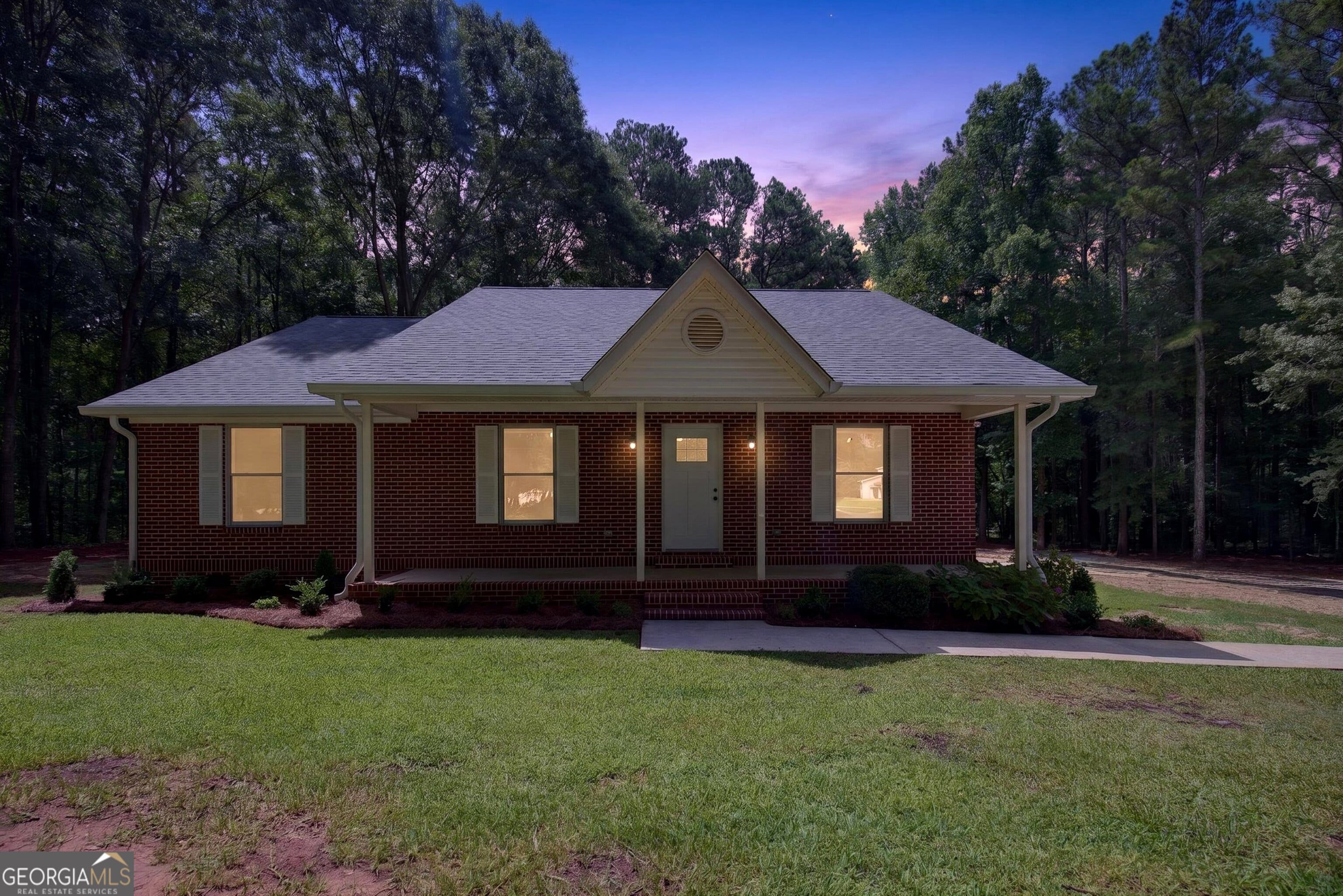 174 Rock House Rd, Senoia, GA 30276