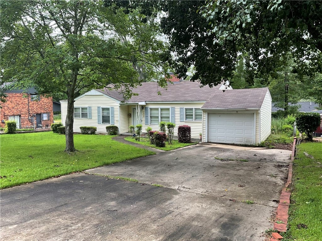 1008 South 12th Avenue, Lanett, AL, 36863