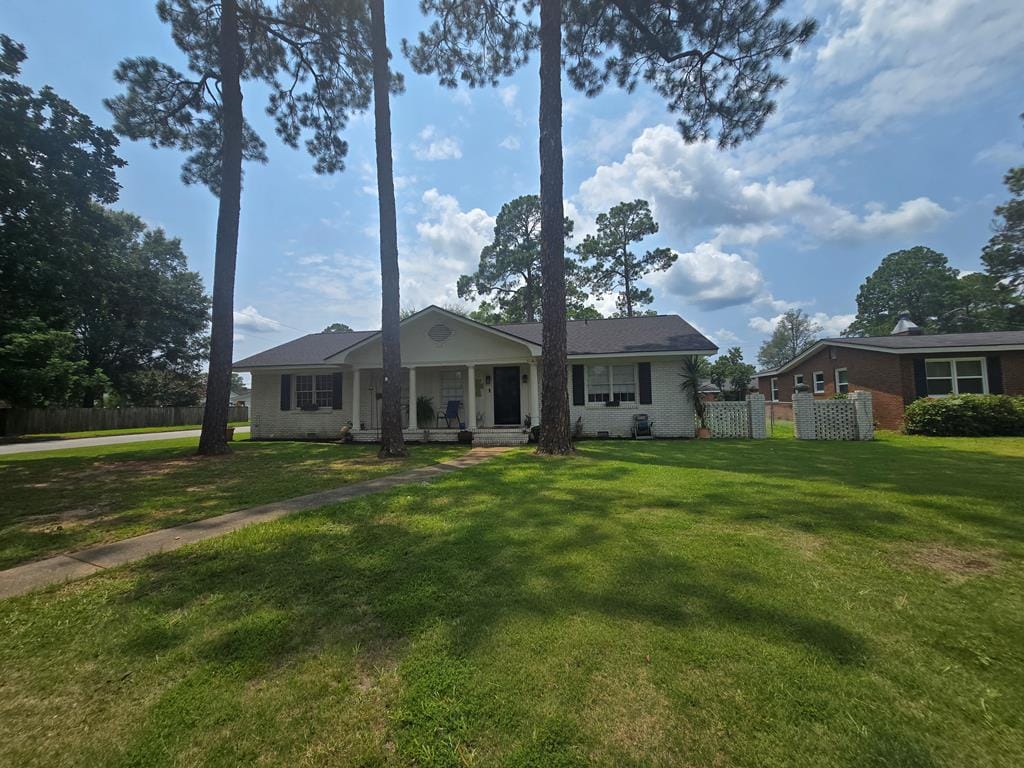 2101 Robinhood Rd, Albany, GA 31707