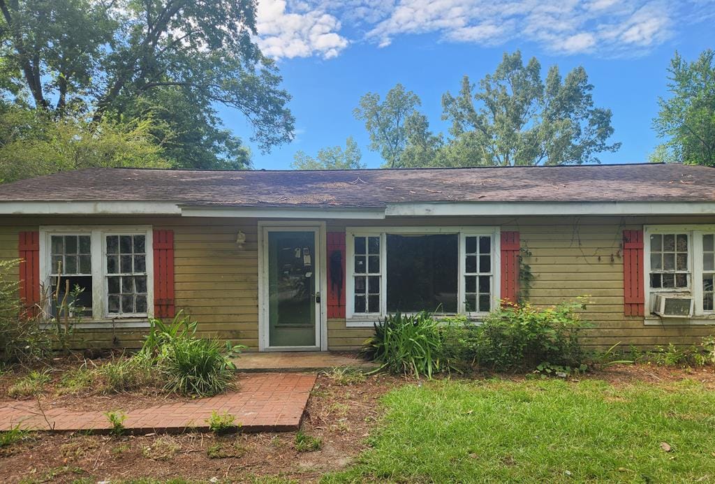 127 W Bush St, Sale City, GA 31784