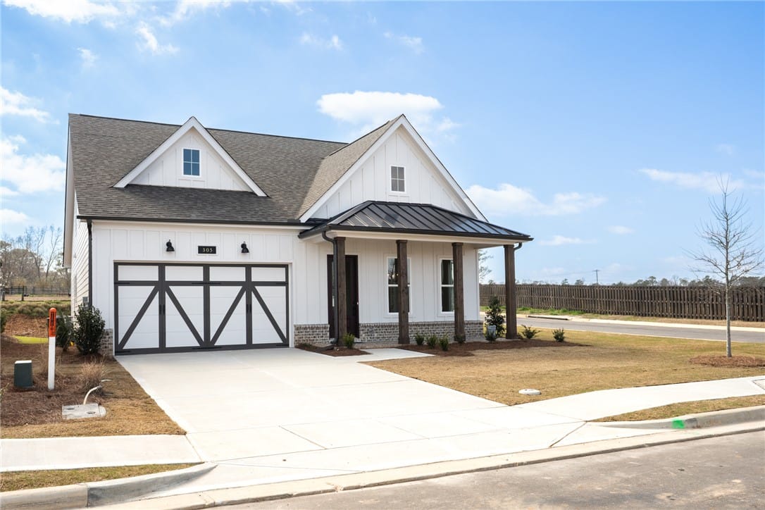 305 Tundra Swann Ln, Auburn, AL 36832
