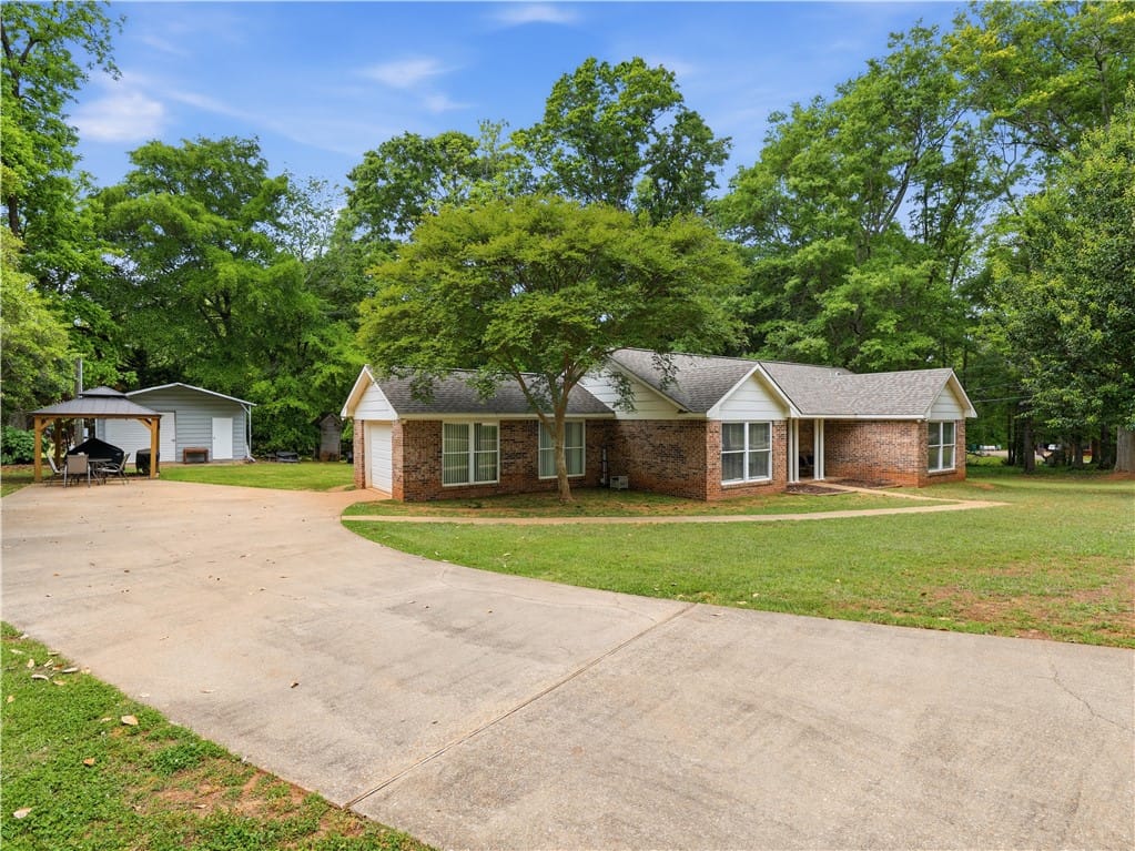 155 Evers St, Dadeville, AL 36853, USA