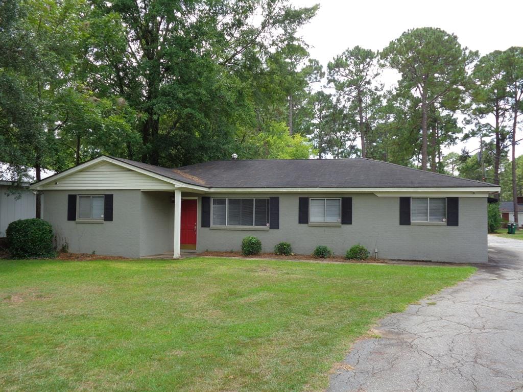 1910 Dawson Rd, Albany, GA 31707
