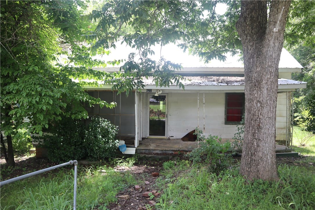 621 1st St SE, La Fayette, AL 36862