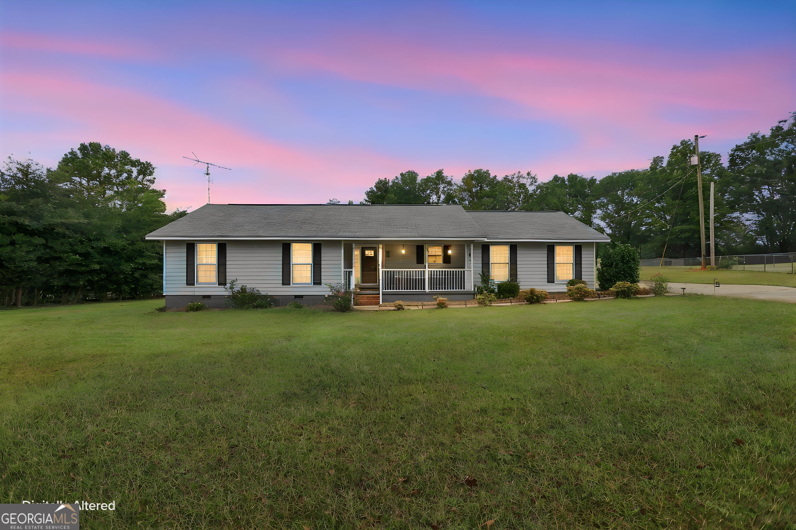 106 Jandale Dr, LaGrange, GA 30241