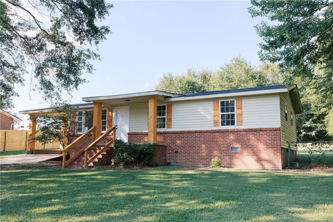 1092 Carol St, La Fayette, AL 36862, USA
