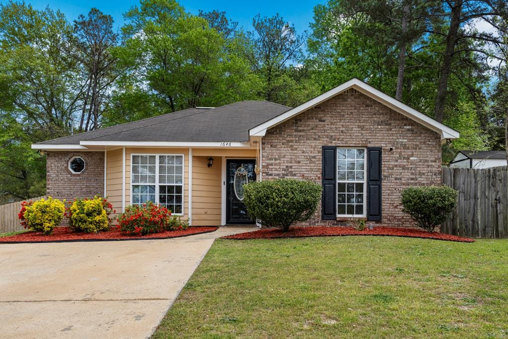 1646 Amber Dr, Columbus, GA 31907