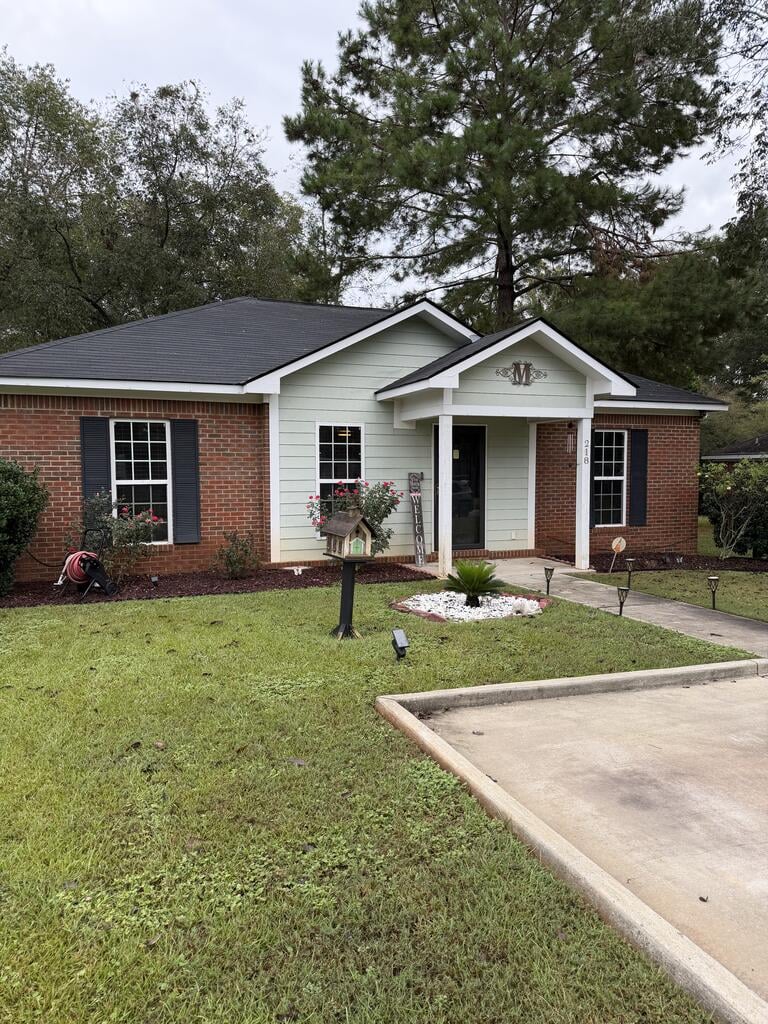 218 Glade Ln, Albany, GA 31721, Front of Home