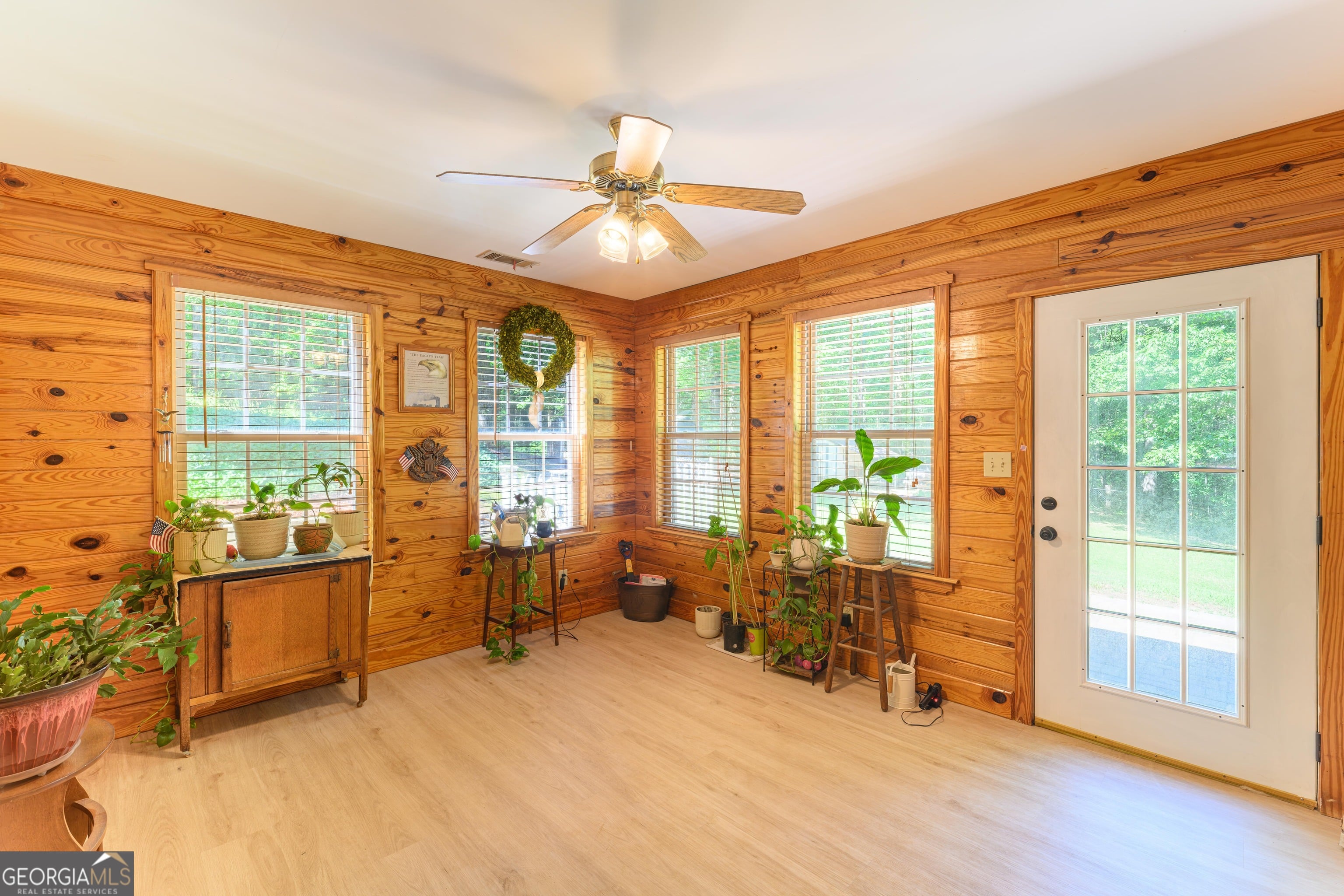 159 Hutchinson Lake Rd, Senoia, GA 30276