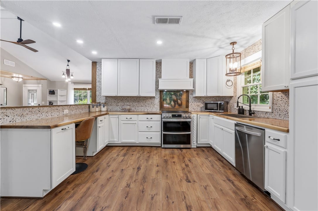 514 N Cedarbrook Dr, Auburn, AL 36830, Bright, open kitchen with abundant cabinetry and w