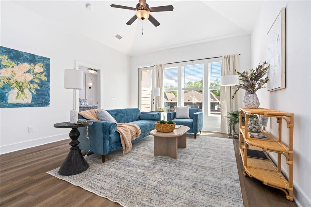 1261 Foxtail Ln, Opelika, AL 36801, USA, Spacious living area with vaulted ceiling and larg