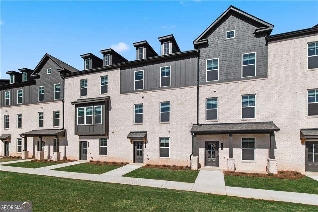2810 Daybreak Ln, Newnan, GA 30265