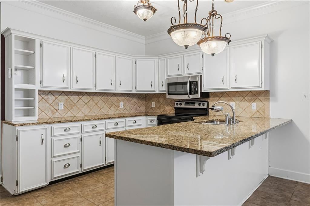 434 Station Dr, Smiths Station, AL 36877
