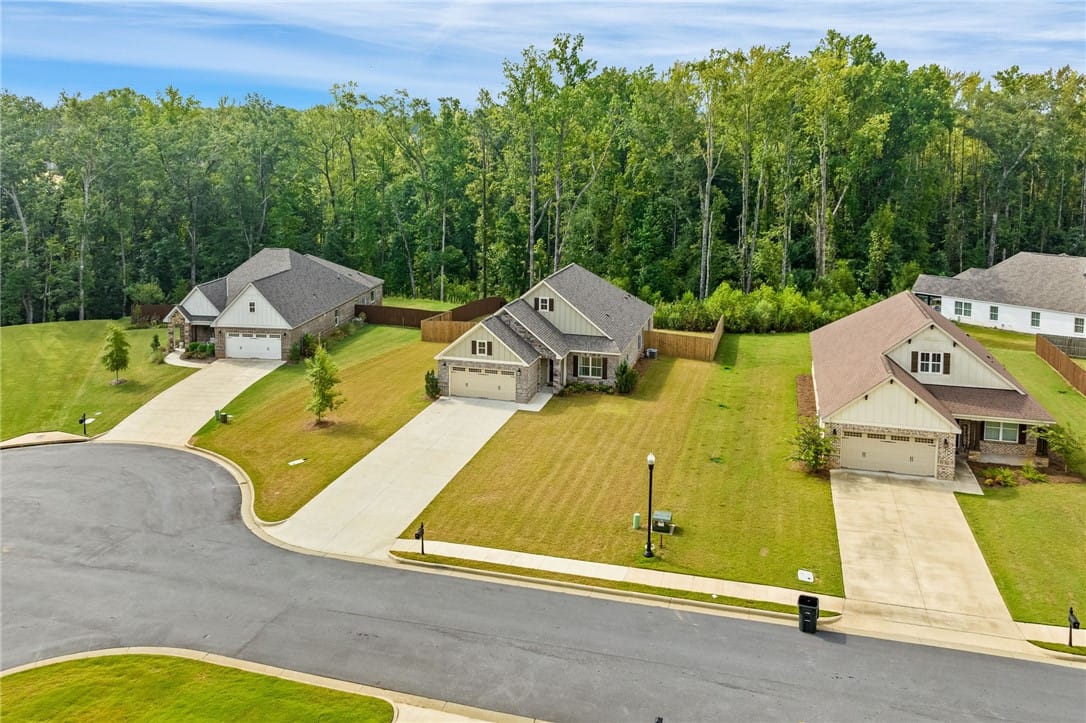 833 ASTER, Opelika, AL, 36801 — Photo 2