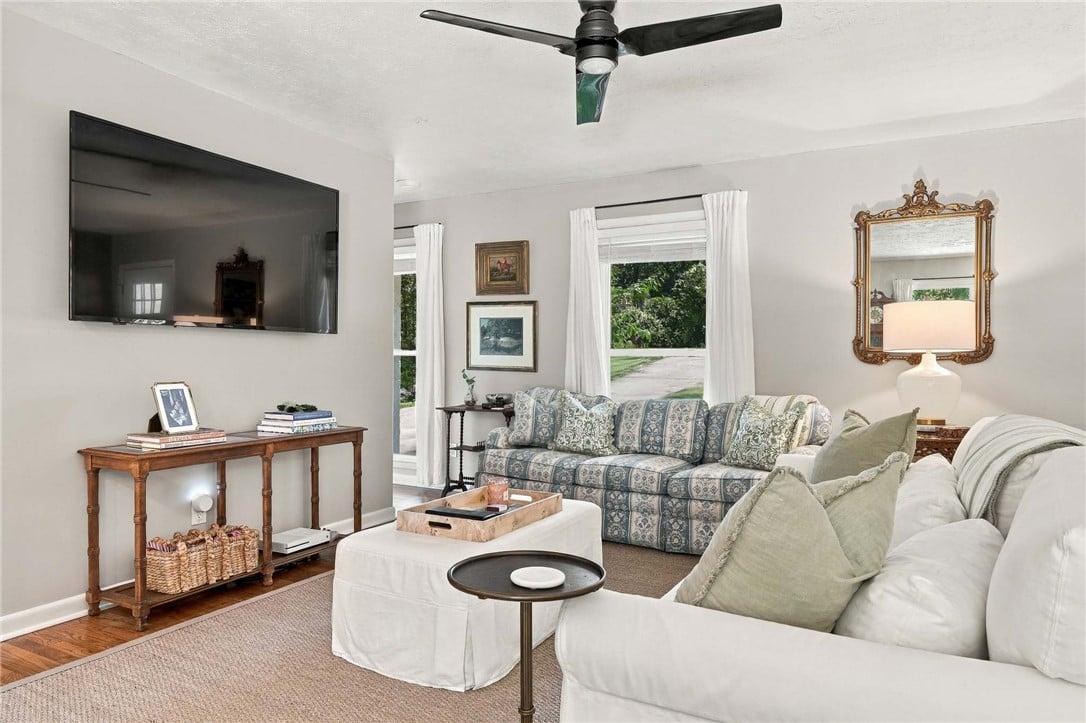 239 Denson Dr, Auburn, AL 36830, Gleaming hardwood floors and classic crown molding