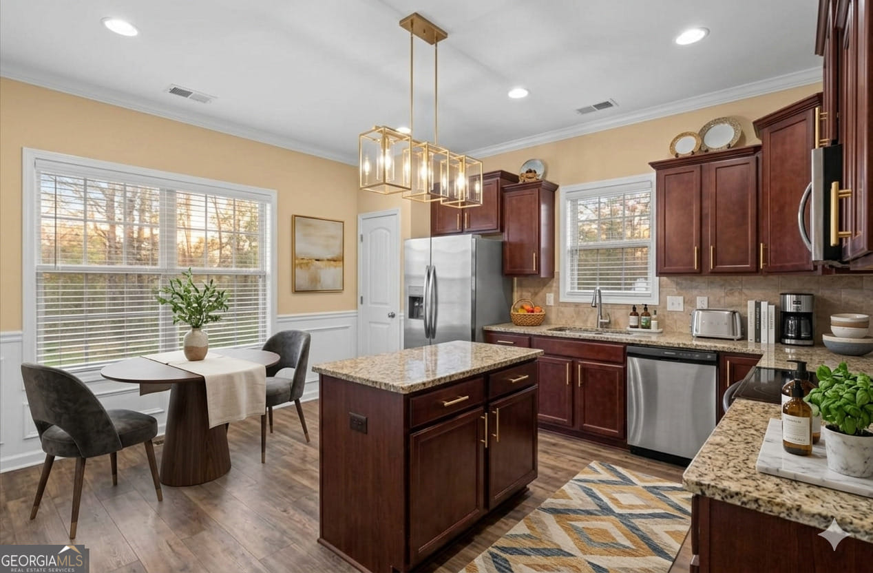 103 Cliffhaven Cir, Newnan, GA 30263