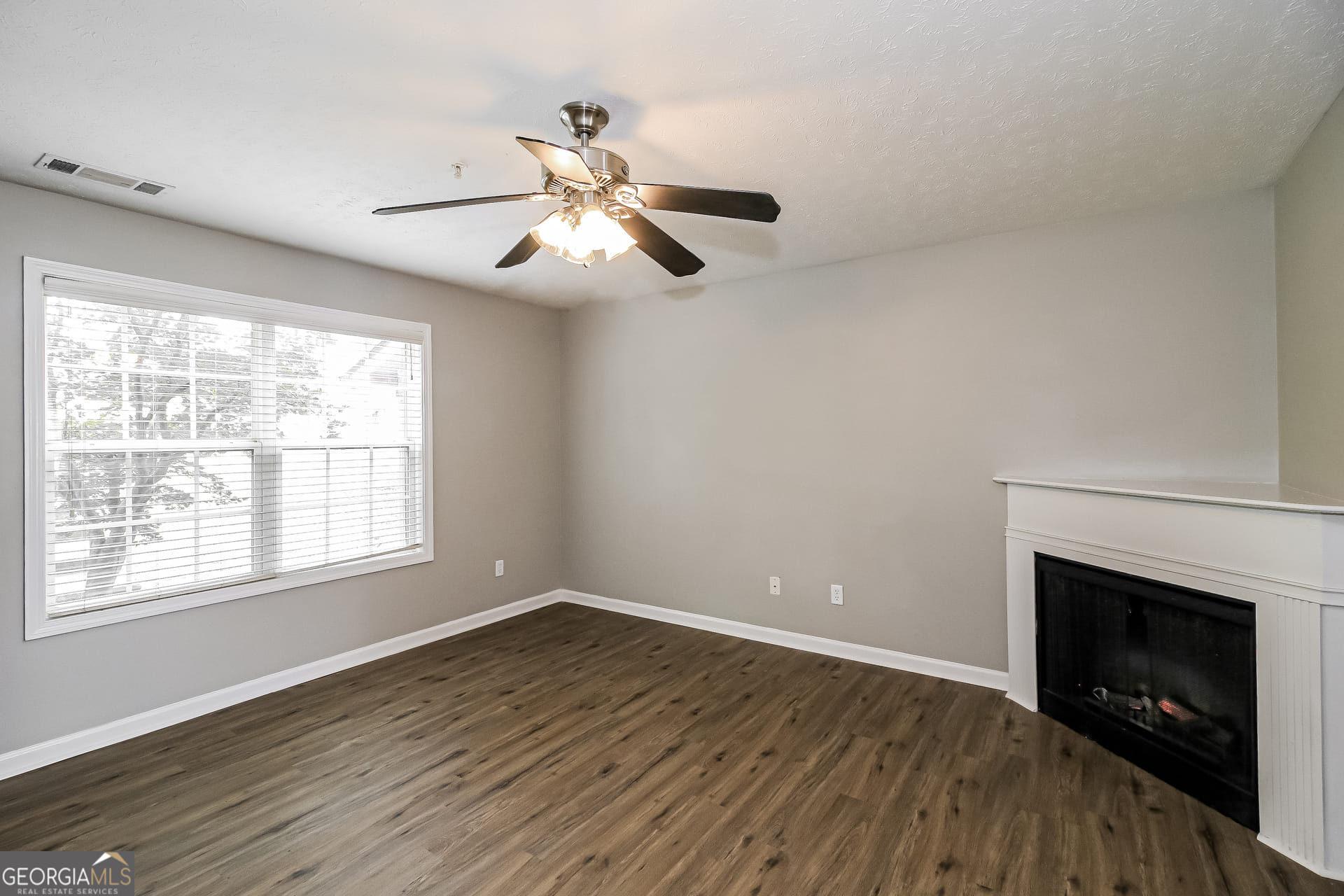 5 E Newnan Rd, Newnan, GA 30263
