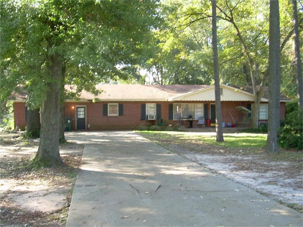 100 Honeysuckle Drive, Albany, GA, 31705