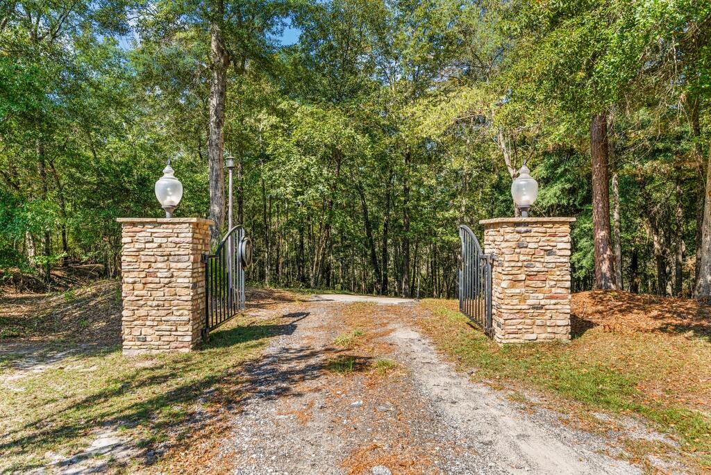 642 Nuckols Rd, Seale, AL 36875
