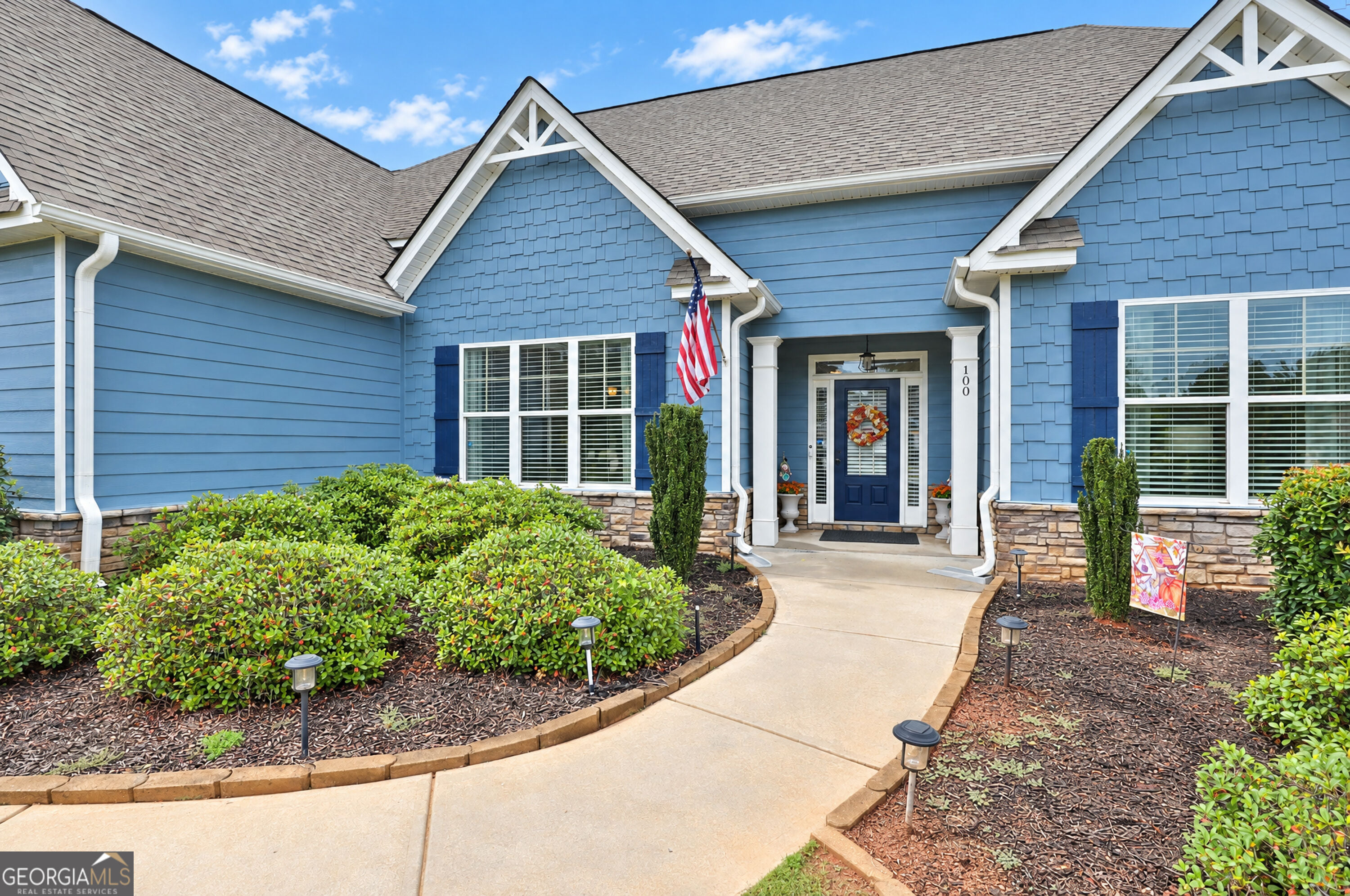 100 Reserve Pl, Senoia, GA 30276