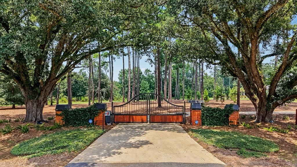 5535 Gillionville Rd, Albany, GA 31721