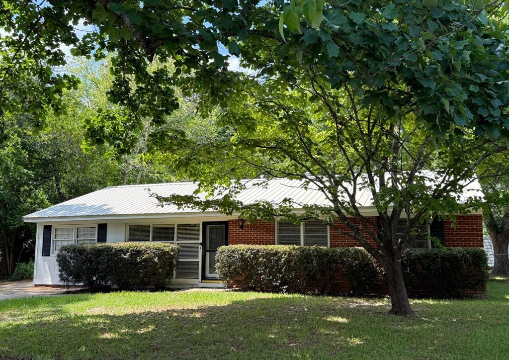 2311 Pembroke Dr, Albany, GA 31707