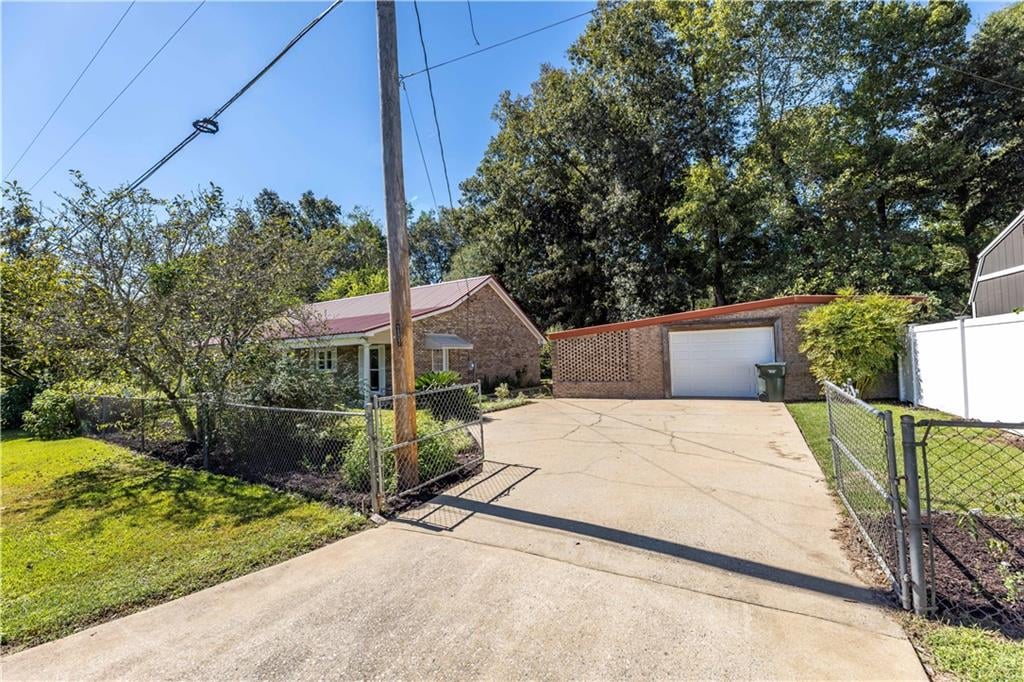 10 Gabriel Rd, Fort Mitchell, AL 36856