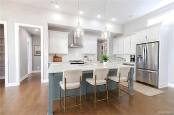326 COSCOROBA, Auburn, AL, 36832