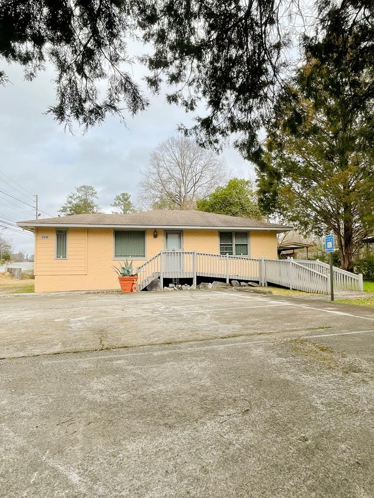 5940 Hodges Dr, Columbus, GA 31909