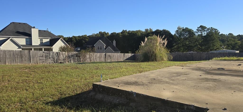 3 Chickasaw Trl, Fort Mitchell, AL 36856