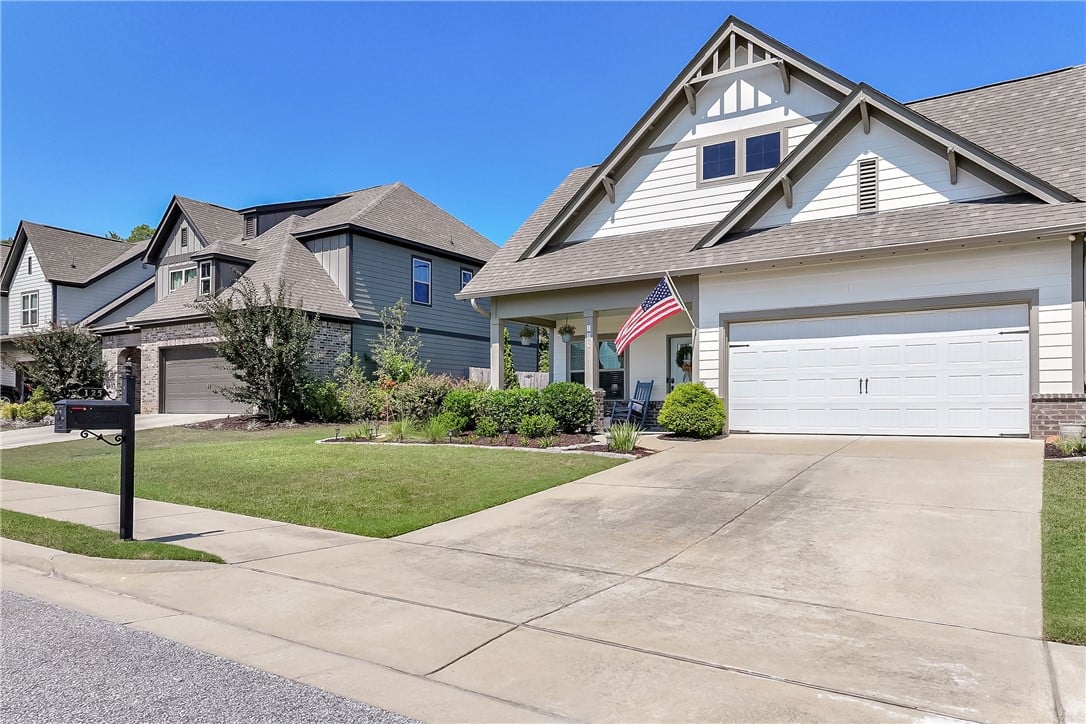 125 Northern Flicker Dr, Auburn, AL 36832