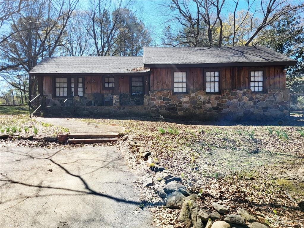 104 Jarrett Street, Valley, AL, 36854 — Photo 1