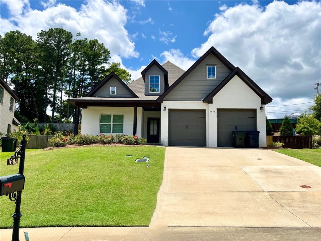 1688 LOIS, Auburn, AL, 36832