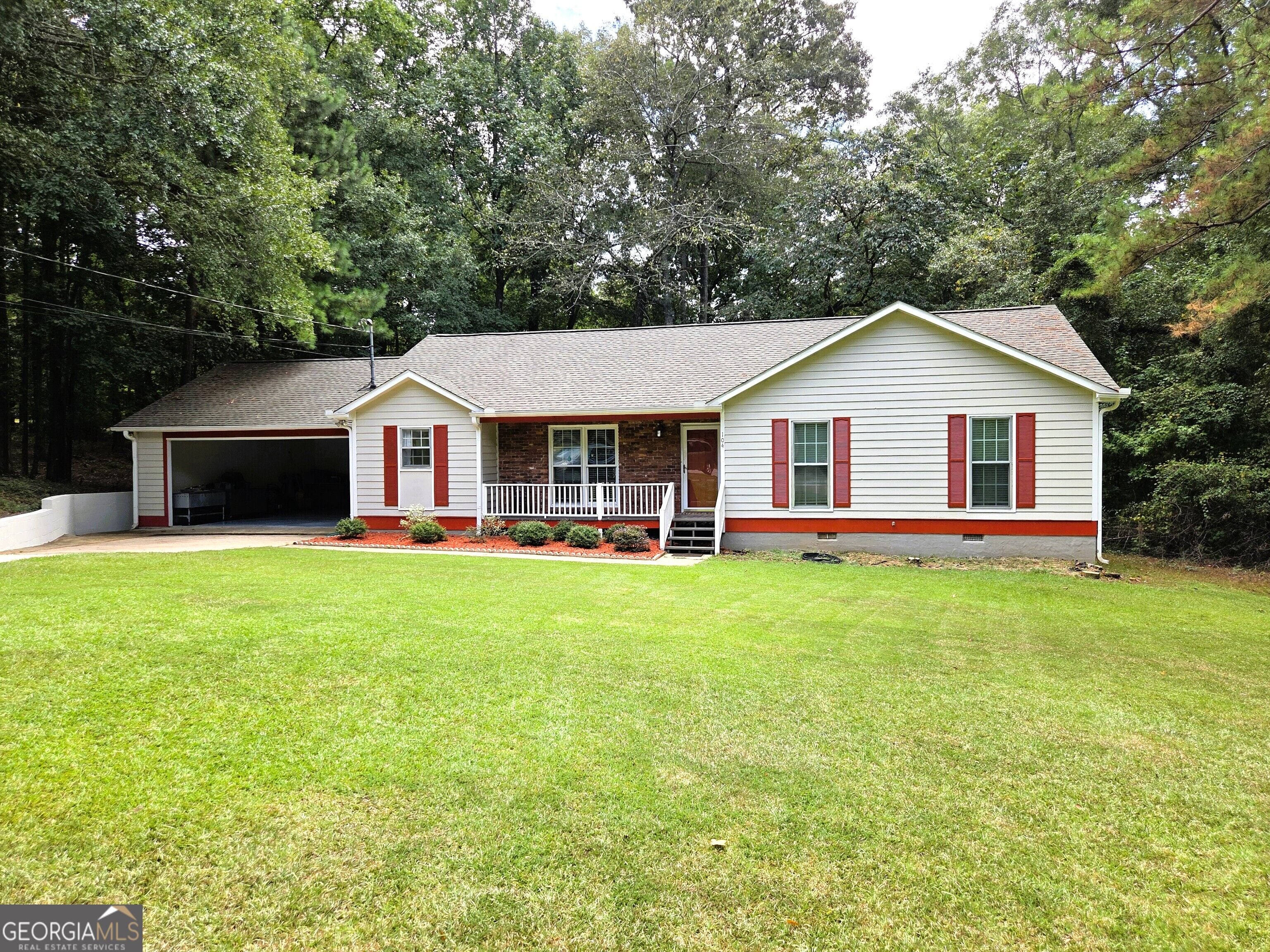 104 Cedar Creek Dr, LaGrange, GA 30240